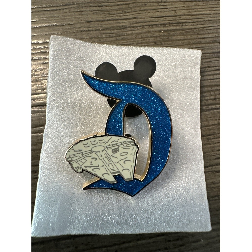70th Anniversary Key to Disneyland Star Wars Millennium Falcon D Mystery Pin